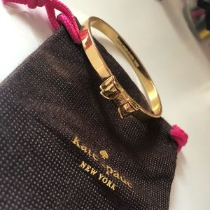 Kate spade - shiny gold plated metal bow bangle